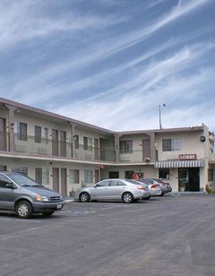 American Inn & Suites