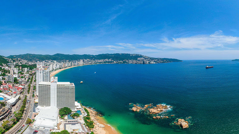 In Acapulco, visitors will find many options for dining and entertainment.